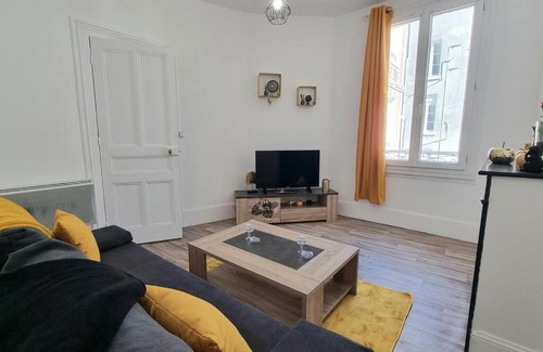 Anatole France Danton Appartement | Chez K&D Studio Jaune Le Havre