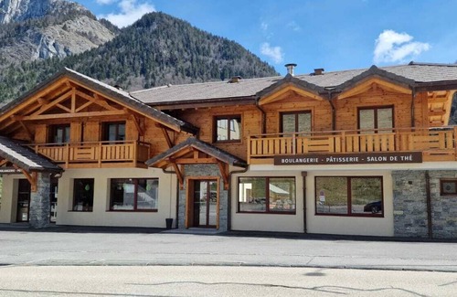 Bellevaux Maison | CHEZ MEME COUR