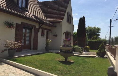 Coucy-le-Chateau-Auffrique Appartement | CHEZ MARIA ET JOSE