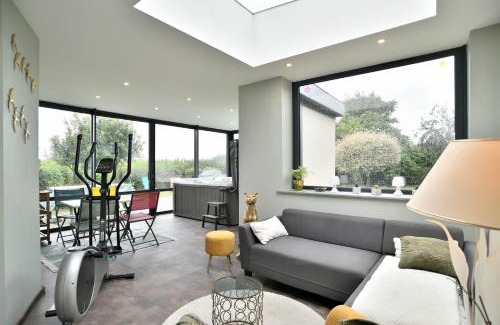Plenee-Jugon Maison | Chez Marie-Céline - Maison avec jacuzzi à 20 min du Val André