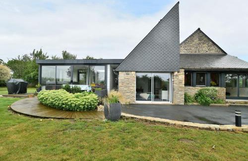 Plenee-Jugon Maison | Chez Marie-Céline - Maison avec jacuzzi à 20 min du Val André