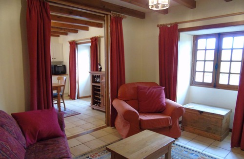 Varaignes Cottage | Chez Marot est un gîte d'une chambre très confortable et lumineux.