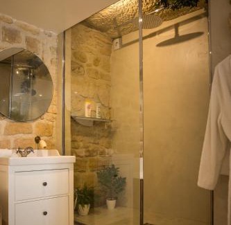 Les Patis Appartement | Chez Millouz - Triplex semi-troglodyte