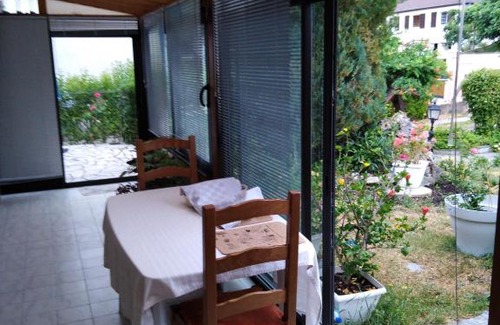 Bourges Lit Et Petit-Déjeuner | chez Myla chambre avec tv écran plat et salle de bain privative