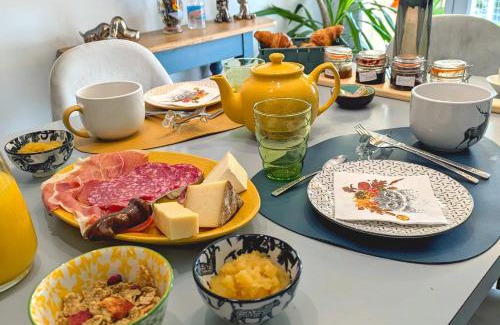 Palinges Lit Et Petit-Déjeuner | Chez Nick et Martine suite privative