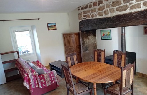 Saint-Bazile-de-Meyssac Appartement | Chez Ophélie