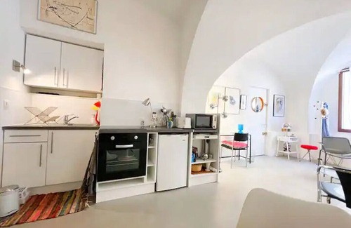 Marsanne Appartement | Chez Pierre, studio voûté esprit loft