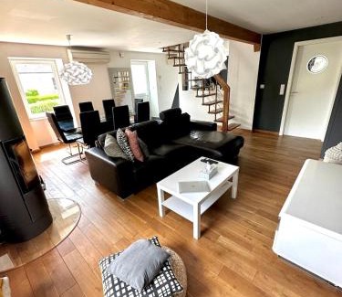 Flaxlanden Maison | Chez Seb et Lilou - Villa - piscine partagée - parking - proche Mulhouse