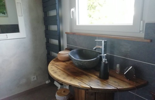 Monistrol-sur-Loire Lit Et Petit-Déjeuner | Chez Sophie et Gilles, une parenthèse verdoyante et cosy