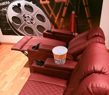 Altviller Appartement | Chez SOPHIE, logement avec jacuzzi et salle cinéma