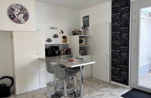 Grand-Fort-Philippe Maison | Chez Valentine fully-equipped house right next to the sea and town center