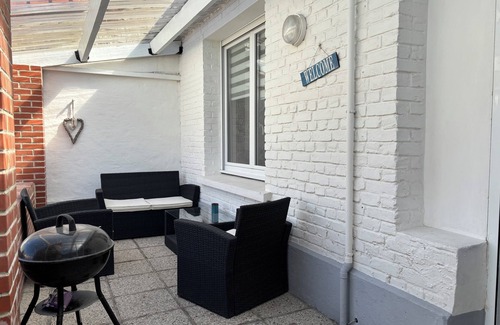 Grand-Fort-Philippe Maison | Chez Valentine fully-equipped house right next to the sea and town center