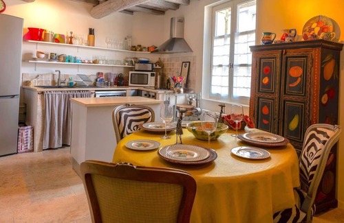 Uzes Maison | Appartement avec piscine au cœur d’Uzès, à quelques pas de la Place aux Herbes, 16e siècle