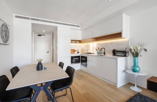 Malvern Appartement | Chic 1-Bed with a Sleek Balcony near Shops