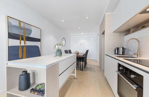 Moonee Ponds Appartement | Chic 1-Bed with City Views Parking Gym & Pool