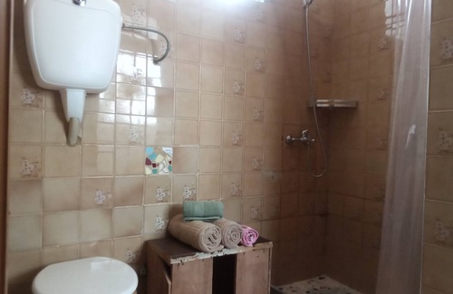 Ciudad Vieja Copropriété | Chic 1-bedroom condo with AC, WiFi in Old City Montevideo on Pedestrian Street