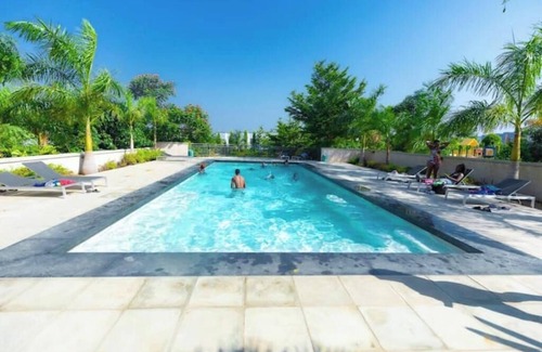 Kweiman Appartement | Chic 1BR w/Pool & Generator 5 mins from Aburi