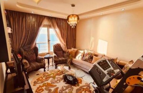 Ar-Raml 1 Appartement | Chic 2-bedroom apartment with WiFi, AC in charming Alexandria Governorate