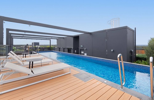 Alphington Appartement | Chic 2-Bed by Natural Trails with Pool & BBQ