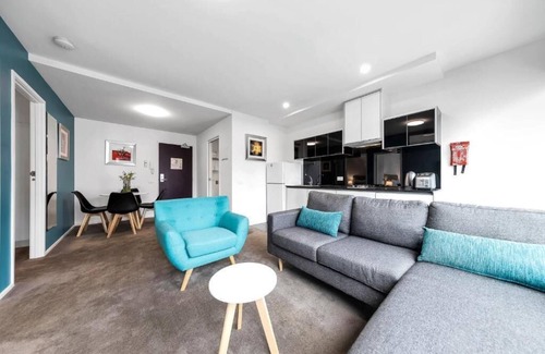 Melbourne Central Business District Appartement | Chic 2 Bedroom Apartment at Beckett Street Melbourne CBD