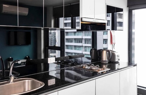 Melbourne Central Business District Appartement | Chic 2 Bedroom Apartment at Beckett Street Melbourne CBD