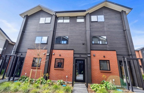 Henderson Maison | Chic 2-BR Haven with Relaxing Patio and Modern