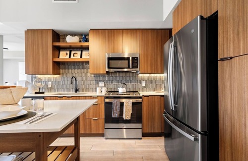 Flagler Village Appartement | Chic 2BR Downtown Fort Lauderdale Apt w/ Pool