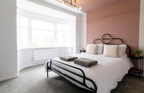 Cromer Appartement | Chic 3-Bed Hideaway Steps from Cromer Beach