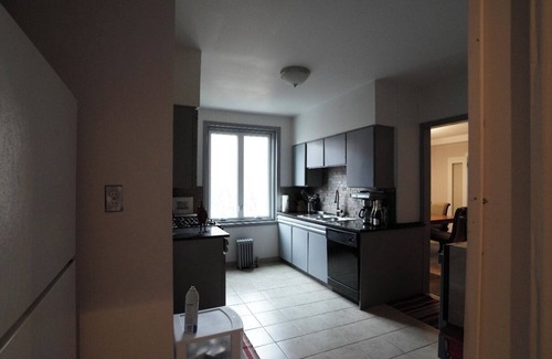 South Shore Maison | Chic 3-bedroom building with fitness room and AC in wonderful Chicago