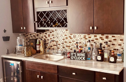 South Shore Appartement | Chic 3-bedroom corporate apartment with WiFi, AC in lovely Chicago.