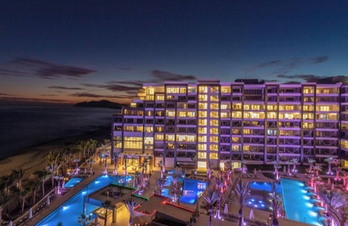 Puerto Juarez Station Balnéaire | Chic 3 Bedroom Loft with Private Rooftop & Jacuzzi; on Luxury Cancun Resort