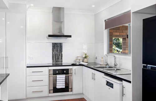 Rochedale South Maison | Chic 3BR Home with Pool in Rochedale South