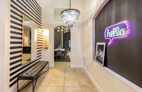 Sunrise Lakes Maison | Chic 3BR Retreat w Pool Near Disney Magic