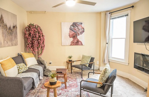 Germantown Maison | Chic 4BR Dwelling w/ Backyard in Philadelphia