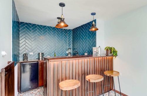La Candelaria Maison | Chic 4BR Getaway in Vibrant La Candelaria