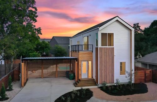 Galindo Maison | Chic 4BR Pool House - Steps to South 1st Street