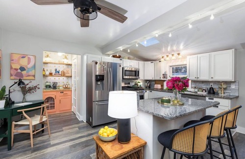Detroit - Shoreway Maison | Chic and Artsy Bungalow in Ohio City - Two Master Suites, Turfed Yard + Bar!