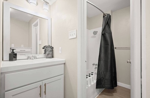 Allandale Appartement | Chic and Cozy Loft near Q2 Stadium & North ATX