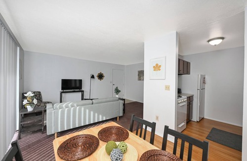 Mentor Appartement | Chic and Stylish 1-Bed Retreat for Traveling Professionals!