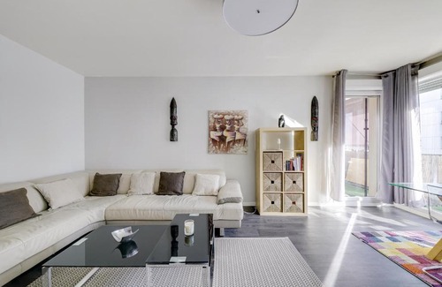 Orly Appartement | Appartement chic avec terrasse et parking