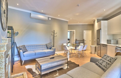 Green Point Appartement | Chic Apartment | Balcony | Fast WiFi | Pool Access