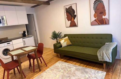 Santos Appartement | Chic Apartment-Rua Verde, Lisbon