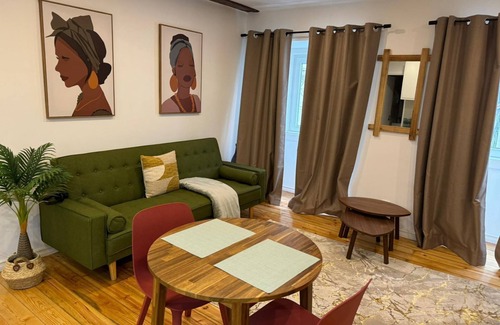 Santos Appartement | Chic Apartment-Rua Verde, Lisbon
