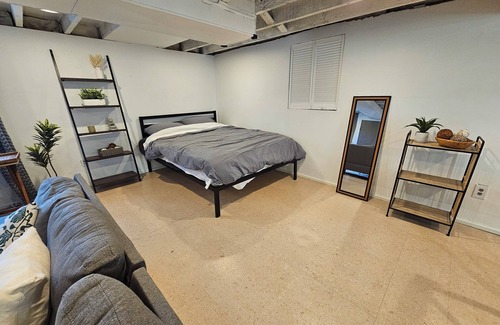Leschi Appartement | Chic Basement in Seattle - Very Close to I-90