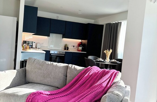 Gay Village Appartement | Chic Birmingham Apartment - Walk to everything