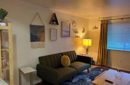 Swissvale Appartement | Chic Boho Retreat