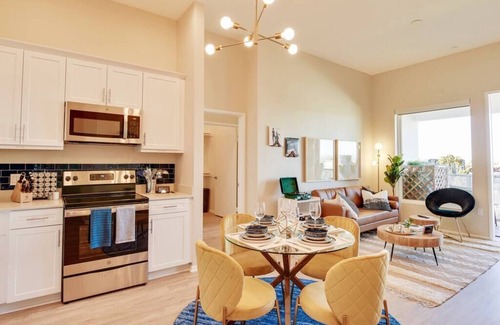 North Park Appartement | Chic Brand-New Penthouse overlooking North Park