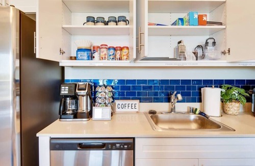 North Park Appartement | Chic Brand-New Penthouse overlooking North Park