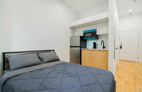 Sainte-Marie Appartement | Chic Bright Apartment with Parking Near downtown Montreal