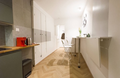 12th Arrondissement Appartement | Chic Calm Designed paris central